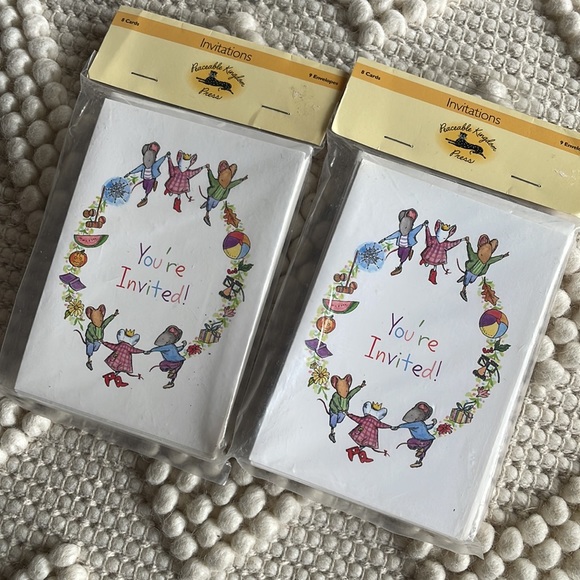 Peaceable Kingdom Press | 2 Sets of Lilly The Mouse Birthday Party Invitations - Picture 3 of 7